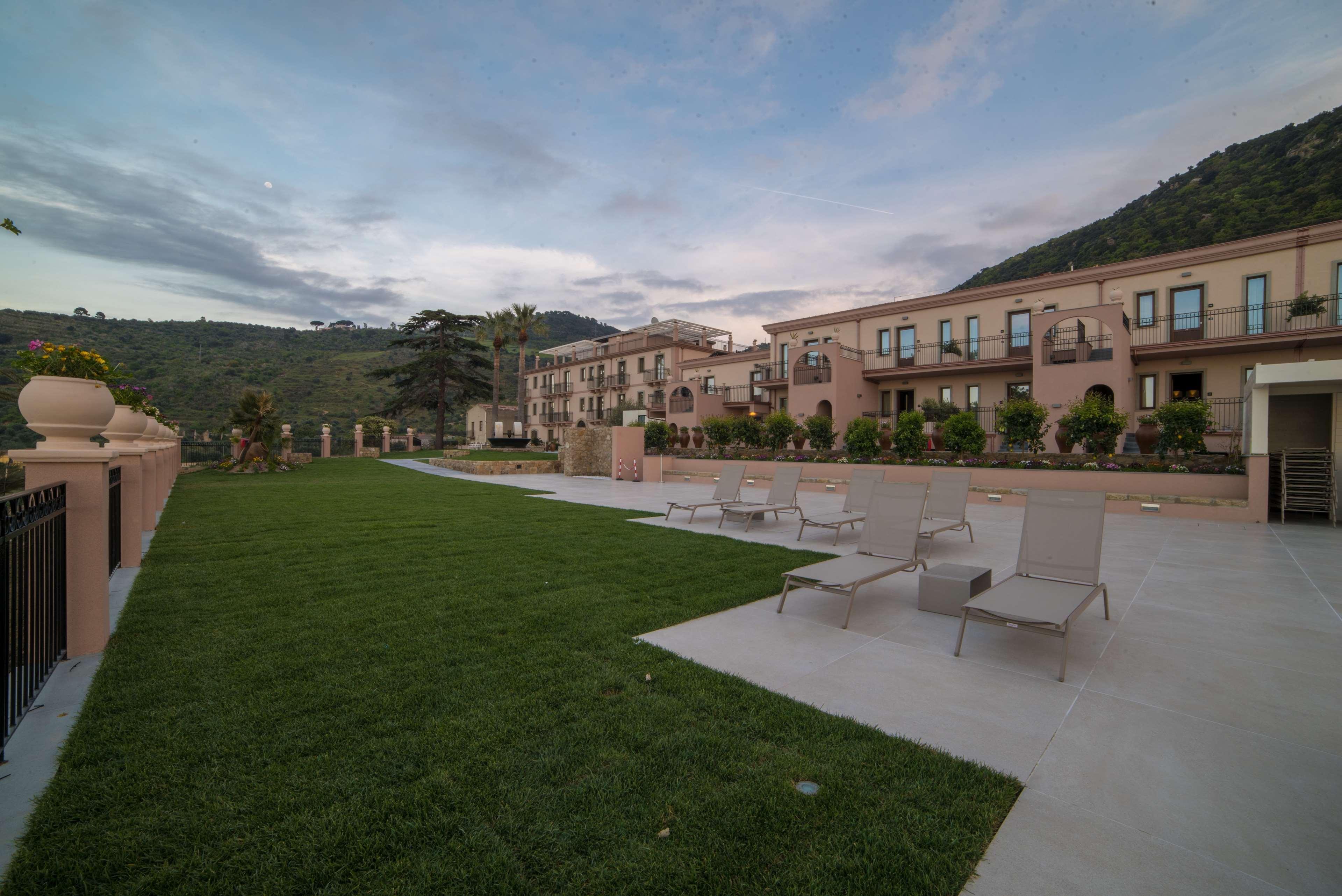 Hotel Western Terre Di Eolo 4*